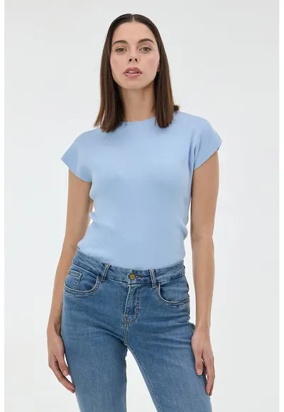 Tricou din tricot cu decolteu la baza gatului - Albastru pastel
