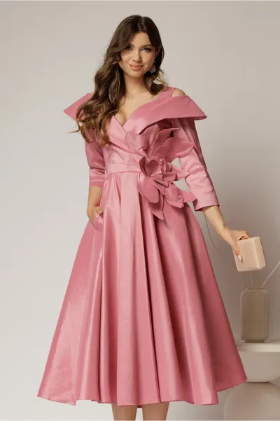 Rochie midi roz din tafta peliculizata cu floare ampla pe talie