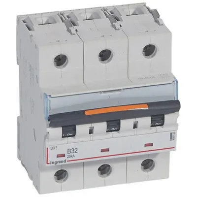 Disjunctor DX³-3P-400V~-32A-25kA-curba B - 4,5M