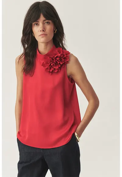 Bluza lejera cu aplicatie florala - Rosu