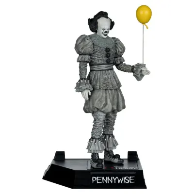 Figurina It Welcome to Derry Movie Maniacs - Pennywise (Black & White) 16 cm