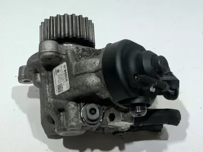 Pompa injectie 04L130755D Volkswagen Passat CC facelift (2012-2016) 2.0 tdi CKFC