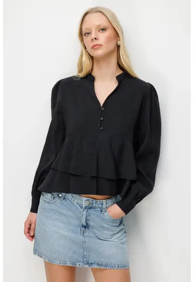 Bluza dama - volane - decolteu in V - negru - textil