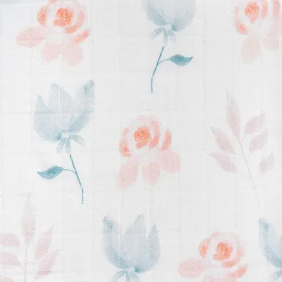 Paturica mutifunctionala Bocioland Bellflowers 120x120 cm ,tesatura din fibre de bambus super absorbant, suprafata catifelata, utilizare caruciorpatutscaun auto,material respirabil, certificat OEKO-TEX