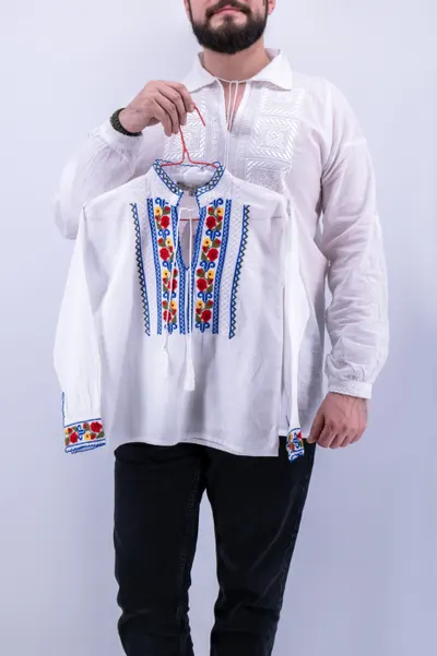 Ie traditionala baieti Dobrin