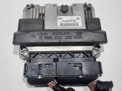 Calculator motor ecu 03L906018ML Audi Q5 (2008-2012) [8R] 2.0 tdi 177 cp CGLB