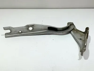 Balama capota dreapta fata culoare argintie - la7w 5JA823302A Skoda Rapid facelift (2017-2019)