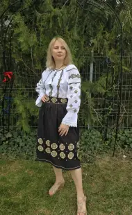 Set traditional format din ie si fusta 23