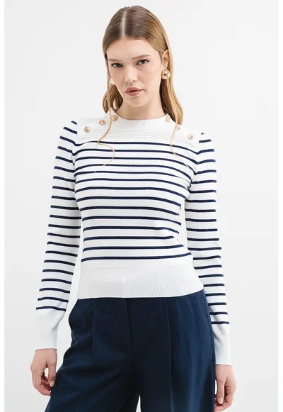 Pulover cu dungi si nasturi decorativi - Alb/Bleumarin