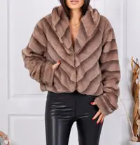HainAƒ scurtAƒ din blanAƒ ecologicAƒ cu model A n dungi - Diferite culori