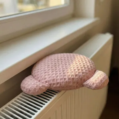 Pernuta anticolici cu samburi de cirese si lavanda Bocioland Teddy Roz diametru 14 cm,husa din bumbac 100 cu textura waffle, utilizare rececald
