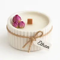Lumânare mărturie personalizată – vas jesmonite, aspect ceramic 8×4,5 cm, trandafiri, fitil din lemn - Parfumată