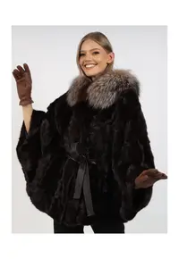 Poncho de Dama din Boturi de Nurca si Gluga din Vulpe Argintie - Model Butterfly Maro Nurca - Maro inchis