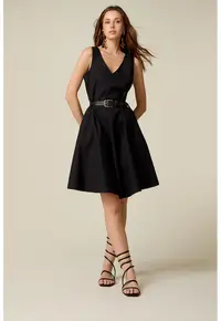 Rochie evazata cu decolteu in V - Negru