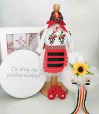 Set Botez Traditional Muna 6 - 4 piese costumas, lumanare, trusou si cufar