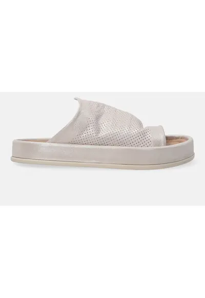 Papuci flatform din piele cu design perforat