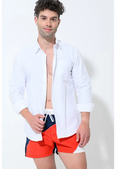 Pantaloni scurti de baie cu logo brodat - Albastru ultramarin/Rosu vermillion
