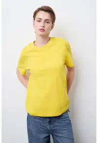Tricou uni cu decolteu la baza gatului - Galben