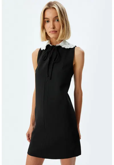Rochie mini uni cu guler de dantela - Negru
