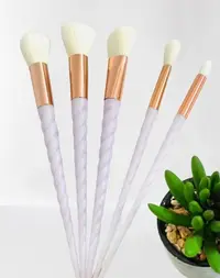 Set 5 Pensule Unicorn Mov Pentru Makeup