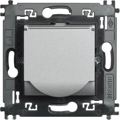 Priza Schuko 2m cu Capac 2p+e 16a Argintiu Bticino Living Light