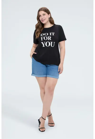 Tricou cu decolteu la baza gatului si imprimeu text - Negru