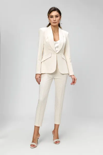 Compleu elegant ecru format din pantaloni cu talie inalta si sacou cambrat