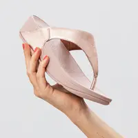 FITFLOP Lulu Lederen Teenslipper - Microwobbleboard-zool technologie ROS 41