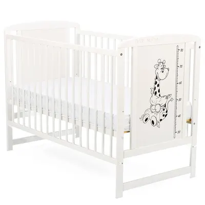 Patut din lemn bebe, 120x60 cm, Din lemn de pin si mdf, Stabil si rezistent, Inaltime saltea reglabila pe 3 nivele, Laterala cu 3 bete detasabile, EN716-1, EN716-2, Alb, Babyneeds, Timmi Girafa