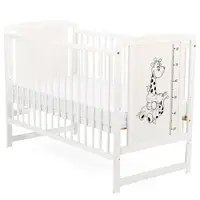 Patut din lemn bebe, 120x60 cm, Din lemn de pin si mdf, Stabil si rezistent, Inaltime saltea reglabila pe 3 nivele, Laterala cu 3 bete detasabile, EN716-1, EN716-2, Alb, Babyneeds, Timmi Girafa