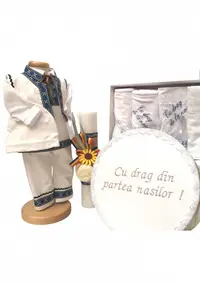 Set Botez Traditional Adi - 4 piese costumas, lumanare, cufar brodat, trusou brodat