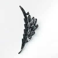 Brosa metalica argintiu antichizat pana cu pietricele negre si gri