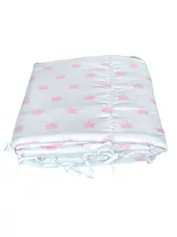 Set de aparatori pufoase h35 pat 140x70 cm DeLuxe Coronite roz pe alb