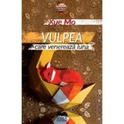 Vulpea care venereaza luna