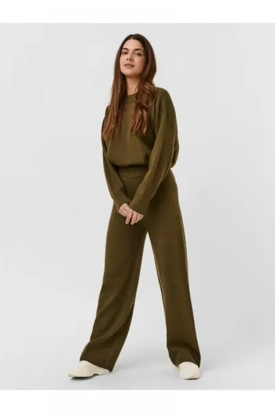 Pantaloni largi cu talie inalta de culoare verde