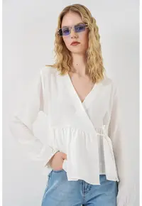 Bluza regular fit - decolteu in V - detalii cu snur - Alb - crep
