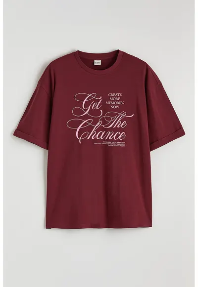 Tricou din bumbac cu imprimeu text - Visiniu/Roz pastel