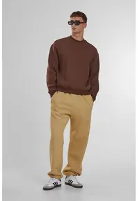 Pantaloni de trening cu croiala relaxed-fit si buzunare - Maro camel