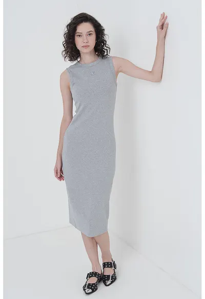 Rochie midi cu decolteu la baza gatului - Gri deschis