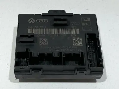 Calculator confort stanga spate 8X0959792E Skoda Superb 2 facelift (2013-2015)