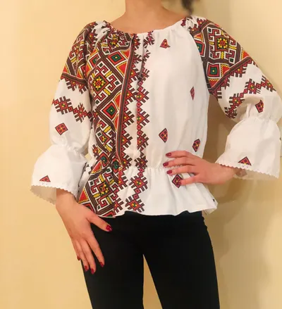 Bluza stilizata cu motive traditionale Daniela 4