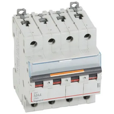 Disjunctor DX³ MA-4P-400V~-4A-25kA-magnetic simplu - 4M