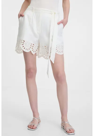 Pantaloni scurti cu terminatie cu broderie - Alb