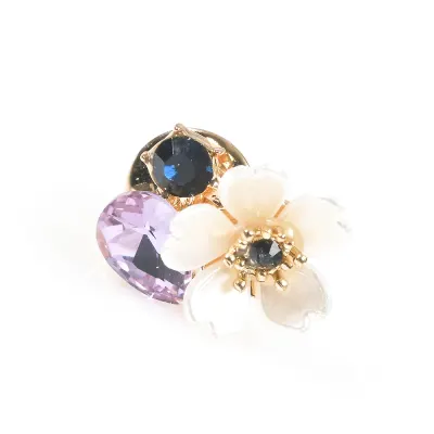 Brosa martisor floare alba cu pietre mov si bleumarin