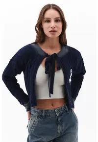 Pulover crop cu aspect 2-In-1 si torsade - Bleumarin
