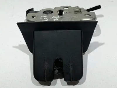 Broasca capota spate 8U0827520 Audi Q3 (2011-2017) [8U]