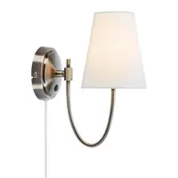 Aplică de perete albă-alămie cu alimentare la priză Amar – Markslöjd