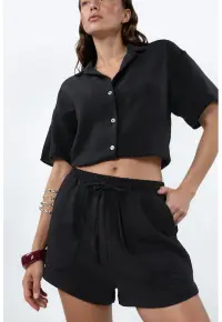 Pantaloni scurti dama - talie medie - picior larg - negru - poliester