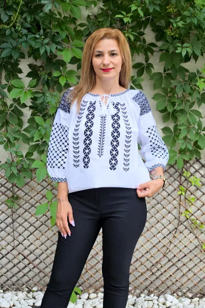 Ie Traditionala Corina 38