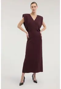 Rochie cu decolteu in V si slit pe partea din spate - Violet pruna
